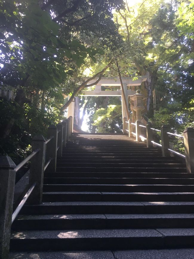 風水吉方位旅行で「縁結び」白山比め（しらやまひめ）神社、また「金運」金剱宮（きんけんぐう）へ行きました。<br />10年前は公共の交通機関ではたどり着くのが難しかったのですが、鶴来駅でレンタサイクルがあり、スムースに行くことができました。サイクリングも気持ちよく、運気もアップした気がします！