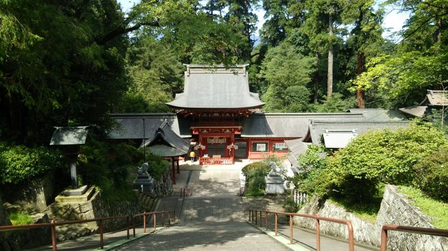 一之宮貫前神社(いちのみや・ぬきさきじんじゃ)と織田宗家ゆかりの大名庭園「楽三園」に行ってきました<br />群馬県の藤岡にお墓参りに行き　どこかで御朱印を頂けないかと悩んでいたら<br />とても珍しい　下り宮の参道の貫前神社があり　参拝して　とても素晴らしい大名庭園があるのを知り<br />ゆっくり貸し切り状態で　散策してきました