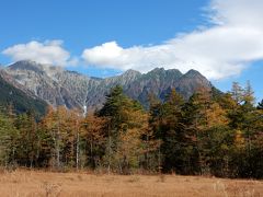 秋の上高地を散策、あまりの美しさに感動！　