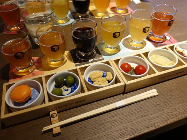 2017年初秋の京都。食べ歩きと街歩きを楽しみました。<br /><br />・錦小路<br />・スプリングバレーブルワリー京都でランチ<br />・大雲院祇園閣(夏の特別公開)<br />・石塀小路<br />・夜は萬亀楼へ<br /><br />表紙写真は、スプリングバレーブルワリー京都のビアフライト。和のテイストで面白かったです。