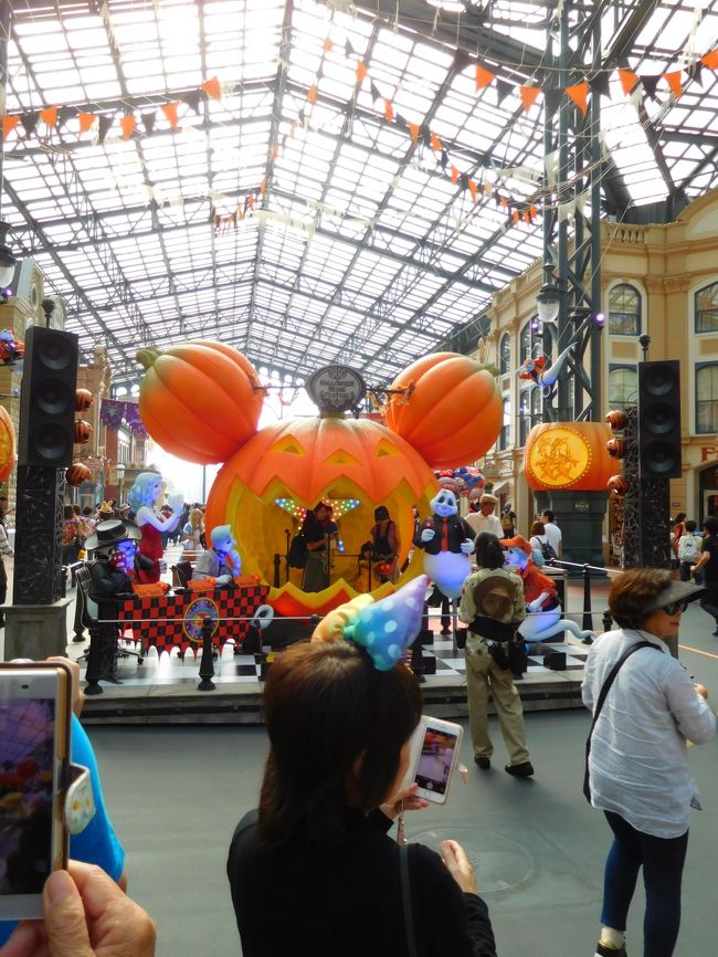 ＴＤＬ&#127875;ハロウィンだから行ってみない？その一言で行くことに、&#127875;ハロウイン行ったことないから楽しみに行ってきました。<br />