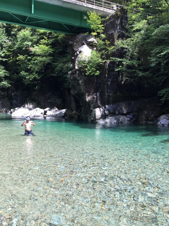 キレイな川で泳ぎたい！ちょっと遠いけど行きたい！ウワサの阿寺ブルー目指し往復530kmドライブでした。<br />