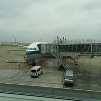 シニアの旅、キャセイ航空プレエコノミー席で行くイタリアの旅とクイーンビクトリア号ローマ発トリエステ入港の東地中海クルーズ(航空機と空港戻税手続き)