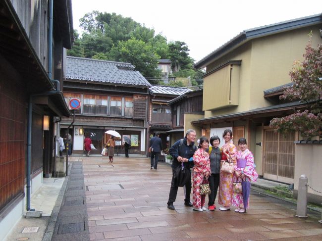 北陸３県の真ん中にある金沢市は、福井に行くのにも、富山や岐阜の白川郷、高山に行くのにもとても便利なところにあります。今回は２泊３日の旅をしました。１日目は金沢市内、２日目と３日目はレンターカーで、福井の永平寺と岐阜の白川郷に行きました。