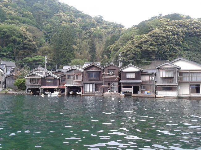 過去３弾は全てフランス映画、フランスのロケ地だったのですが今回いきなり、日本、の海の京都です。<br /><br />寅さんシリーズのこの第２９作は子供の時に初めて見たのですが、タイトルになっている、紫陽花の鎌倉のシーンよりも、マドンナいしだあゆみの故郷の伊根町の風景の印象が強く心に残りました。<br /><br />大人になってから、旅行ガイドの雑誌に載っていた独特の舟屋の風景写真を見て「あの寅さんの映画に出て来た町・・・行ってみたい」と改めて心惹かれて、2016年とうとう実現する事が出来ました！