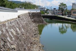 2017初秋、甲府城と武田氏館(6/9)：甲府城(6)：お堀、鍛冶曲輪門、稲荷櫓、稲荷櫓展示