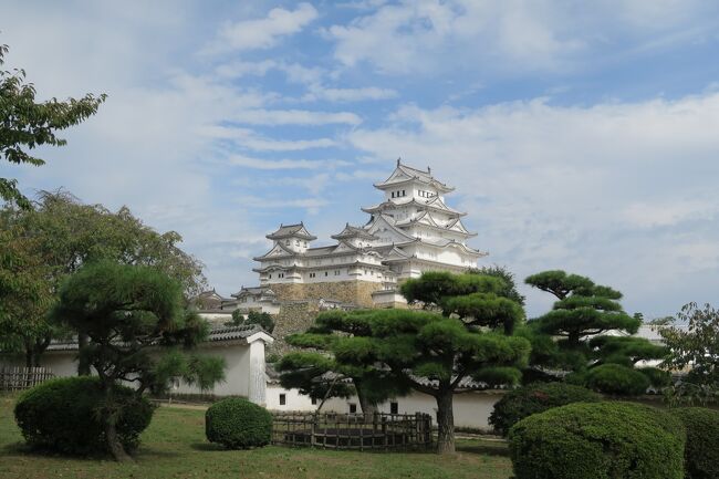 2017年の遅めの夏季休暇は2泊3日の神戸周辺の観光へ。<br />台風21号が接近中であったが、飛行機は往復ともに欠航しない見込みであったため、予定通りに出発。あとは台風の状況次第で観光ルートを決定することにした。