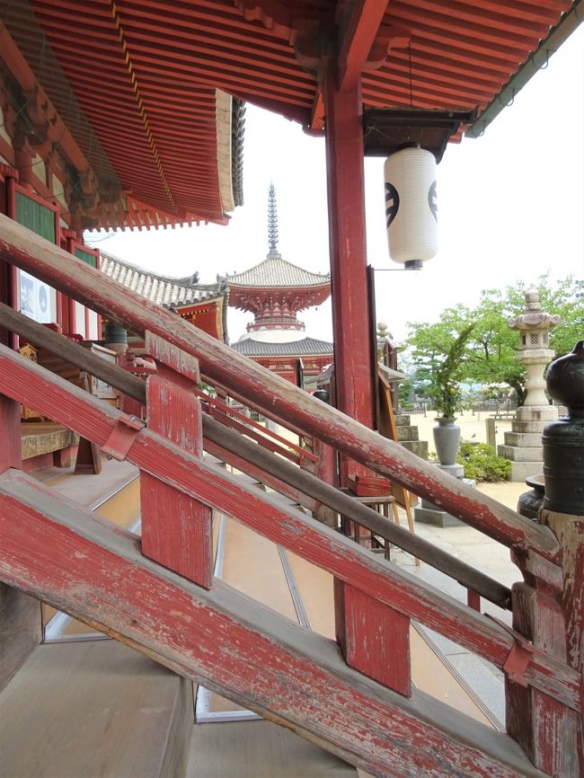 広島県尾道市　千光寺～浄土寺本堂及び境内地　多宝塔（国宝）<br />ロープウェイで千光寺に行き　尾道最大の絶景スポットが見えました<br />巨岩が有名な千光寺でもあります。<br />尾道水道から港に入ると　真っ先に見える中世のお宝発見。浄土寺本堂や多宝塔をはじめ境内の一帯が国宝に指定されています。<br />