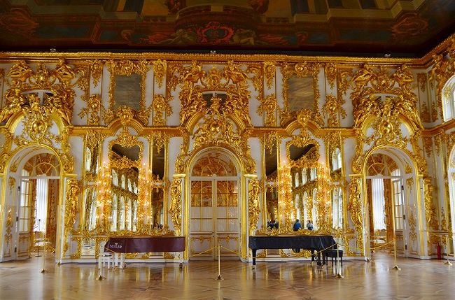 今日からは、いよいよサンクトペテルブルクの観光です。<br />見どころ満載のサンクトペテルブルク。<br /><br />最初に訪れたのはエカテリーナ宮殿。<br />想像以上に素敵な宮殿に感動しました！！