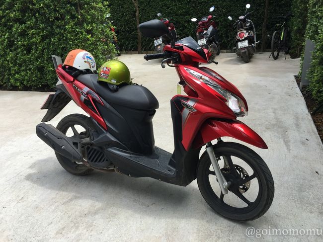 2日目はバイクを借りて島観光しました。