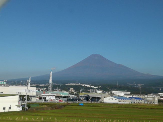 とにかくパワフルな姉さまからのお誘いで、東京都美術館ゴッホ展＆はとバス川崎工場夜景運河探検クルーズに行って来ました。<br /><br />往きの電車の中で、雪の無い富士山の写真が添付されたLINEが届きました。先日の台風で流されちゃった？不思議な感じ。<br /><br />姉さまに会うのは何年ぶりだろ？<br />2011年の1月に渋谷のプラネタリウムに行ったきりだから約7年ぶり⁈<br />若い頃と違って、そうそう大きな変化は無いはずだけどね。