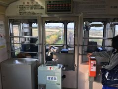 北東北地方の鉄道(事業者)完乗を目指す旅。弘南鉄道と津軽鉄道。地域をささえる車大集合でJR運転区見学。ラッセル君とたか丸くんに会い弘南線完乗。3巻