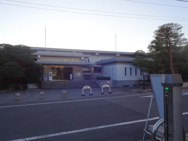   安来市の足立美術館を目指し１日日は500km走行の予定です。途中の観光地、天橋立、鳥取砂丘、大山はスルーします。実際の走行は自宅から510km、9時間かかります（平均57km/hの走行）。<br />1日目夜は米子市内に宿泊し、2日目は水木しげるロードへ行きます。帰る途中、行きにスルーの天橋立へ寄り、後は自宅に向け走行の予定です。<br />