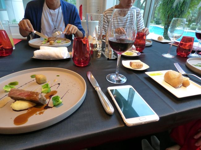 今年から一人暮らしを始めた長男が、旅行に出るならイタリアンが食べたいとリクエストしてきました。<br /><br />そこで、この日の夕食はグランドエクシブ鳥羽アネックス イタリア料理 アラゴスタでプレミアムスモールポーションを頂きます。<br />