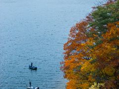 写真好き仲間と南東北秋の撮影旅行　（１）桧原湖西岸、飯豊町の紅葉