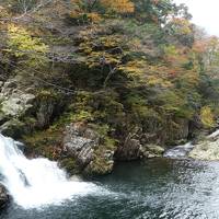 のんびりバス旅／三段峡で紅葉＆絶景ハイキングとヴラマンク展鑑賞２泊３日