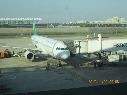 上海の浦東空港・春秋航空・2017年11月