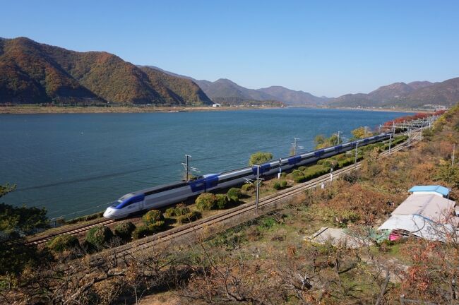 　関釜フェリー傘下の旅行会社「ヴィーナストラベル」主催の、韓国の秘境駅を訪ねる列車撮影ツアーが開催されることを知ったワタクシ。<br />　夜行フェリーで釜山へ渡り、１日数本しか列車が停まらない駅に移動して撮影タイム。その日の船で下関に戻り、観光もグルメも一切なしという、ストイックなツアーです。Yahoo!ニュースでも取り上げられたので、ご存知の方も多いのでは？<br /><br />　僕自身、韓国の鉄道には親しんできたつもりだけど、院洞なる駅は初耳。ユニークなツアーの中身も気になるところで、参加することにしました。