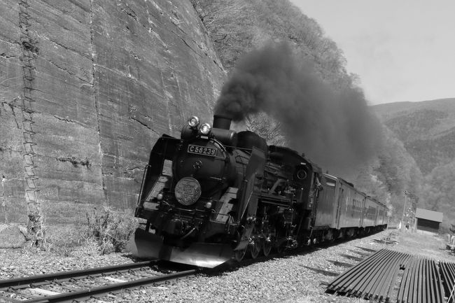 宮沢賢治の「銀河鉄道の夜」<br />釜石線・花巻～釜石間を土日のみ、1日1便で運行されてるSLを撮影してきました。<br /><br />と、花巻空港で旅客機撮影を。