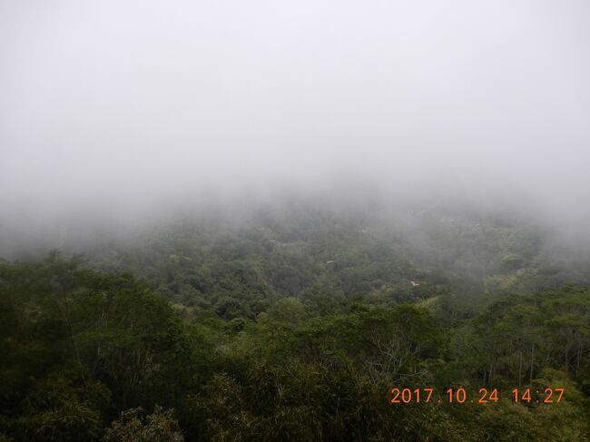 ｛バリ島｝　キンタマ-ニ高原・初日：バトゥール山・湖と世界遺産のヒンズー教寺院（仏教寺院併設）