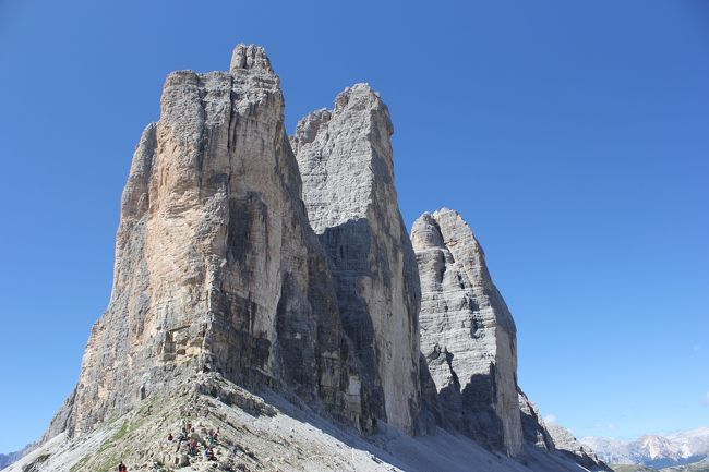 今年の夏休みは、いつもより長めの日程で、イタリア北部を中心に、自然、世界遺産満喫の旅をしてきました。<br />旅程は、<br />８／８成田→フランクフルト経由ミラノ<br />８／９ミラノ<br />８／１０～１３ドロミティ←ここの後編<br />８／１４ベローナ<br />８／１５ボローニャ<br />８／１６サンマリノ<br />８／１７、１８ボローニャ→フランクフルト（マインツ）→成田