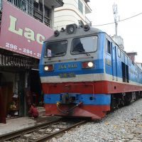 ハノイ市内鉄道風景