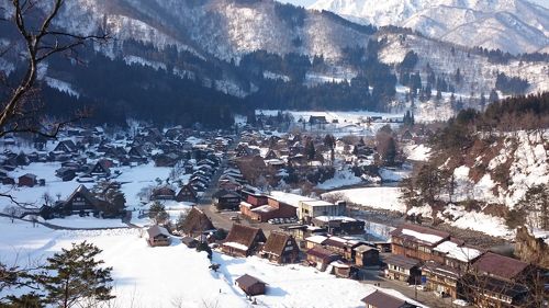 2泊3日 白川郷と飛騨高山に、絶景と絶品あり (8-1) 桜山八幡宮と合掌