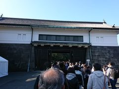 皇居乾通りの一般公開を見てそのまま、東京国立近代美術館と工芸館を見てきました。