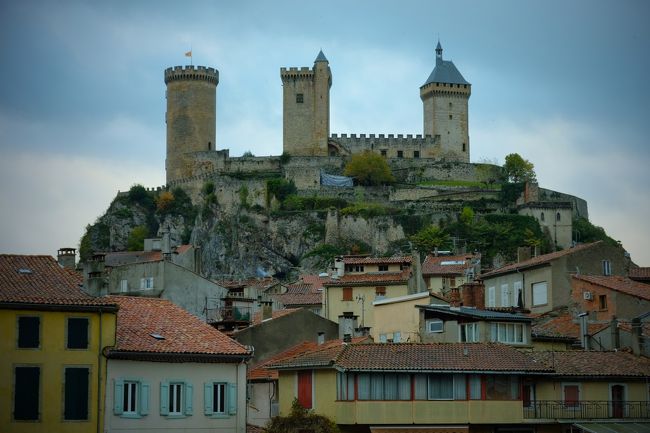 ４回目のスペイン。今回タラゴナ県には立ち寄らなかったが、仏領カタルーニャを含めたカタルーニャ地方のロマネスクの教会を訪ね歩く。<br />【旅程】--------------------------------------------------<br />11/３(金)~11/11(土)　７泊９日<br />　1日目　 羽田→バルセロナ（カルドナ泊）<br />　2日目　 アルティエス<br />　3日目　 フォア<br />　4日目　 アルジュレス＝シュール＝ラメール<br />　5日目　 アルジュレス＝シュール＝ラメール<br />　6日目　 ベサルー<br />　7日目　 ペラタリャーダ<br />　8日目　 ペラタリャーダ→バルセロナ→フランクフルト→羽田<br />　9日目　 帰国