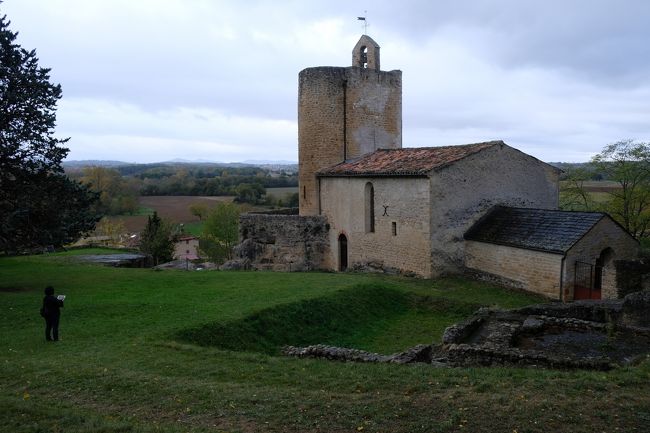 ４回目のスペイン。今回タラゴナ県には立ち寄らなかったが、仏領カタルーニャを含めたカタルーニャ地方のロマネスクの教会を訪ね歩く。<br />【旅程】--------------------------------------------------<br />11/３(金)~11/11(土)　７泊９日<br />　1日目　 羽田→バルセロナ（カルドナ泊）<br />　2日目　 アルティエス<br />　3日目　 フォア<br />　4日目　 アルジュレス＝シュール＝ラメール<br />　5日目　 アルジュレス＝シュール＝ラメール<br />　6日目　 ベサルー<br />　7日目　 ペラタリャーダ<br />　8日目　 ペラタリャーダ→バルセロナ→フランクフルト→羽田<br />　9日目　 帰国