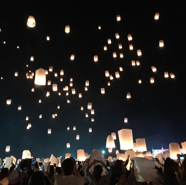 去年に引き続きチェンマイのランタン祭りに行って来ました。大阪の友達と現地集合です。