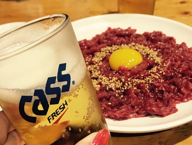 あんにょん!(・ω・)ノ<br />今年2回目のソウルでーす。ここ1年ちょいでは3回目…何だかんだで結構行ってるなw<br />家からラクに行ける羽田空港にpeach仁川便が就航しているので、ちょっくらお散歩仲間のやまたん&会社のs先輩と行って来ました。<br />冬場のソウルに長居など出来ないので、1泊3日の弾丸旅行です。寒いのイヤー(゚Д゚)<br /><br />Peach利用 往復\20420(諸税込み)<br />往路12/2 HND 1:55→INC 4:50<br />復路12/3 INC 22:45→HND 0:55<br /><br />宿場:booking.comにて予約。<br />『ホテル8アワーズ』トリプルルーム利用<br />1名あたり35000w<br /><br />12/2のレートは¥10000→96000w<br />円安ーーーー!!!(゚Д゚#)<br /><br />初Peach利用でしたが、通常でもこんなに安いんだからセール時を狙ったら更にお得なんだろうなー。<br />ぷらっとこだまで東京-大阪往復するのと変わらないね(・ω・)