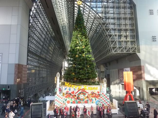 JR 京都駅ビル　クリスマスイルミネーション　2017<br />と、クリスマスイベント開催中の模様。<br />https://www.kyoto-station-building.co.jp/illumination/<br /><br />京都の情報ページ　<br />https://sites.google.com/site/wonderfulcare1/jouhou-peji