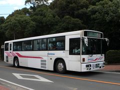 西鉄特急バスむなかた号で宗像大社、鎮国寺に参拝、帰路はJRの普通列車で博多まで。