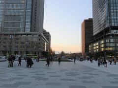 東京駅丸の内側駅舎前広場を歩く・・整備工事完成の様子