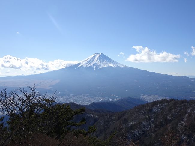 富士山展望♪本社ヶ丸＆三ツ峠山登山（笹子駅～河口湖）