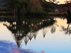 兼六園 夕景　雪吊の唐崎松//霞ヶ池に映えて　☆秋の段：紅葉/ライトアップも