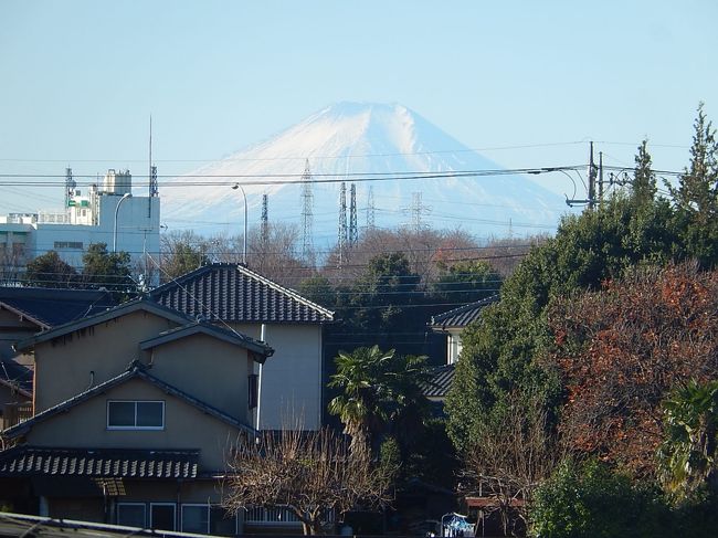 12月14日、午前9時30分頃にふじみ野市より素晴らしい富士山が見られました。<br /><br /><br /><br />*午前9時31分に見られた富士山