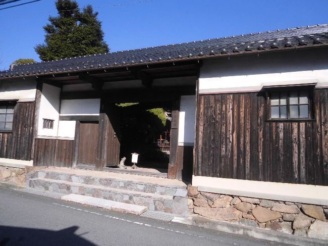 「出雲街道」紀行の二日目。行程の間違いもなく無事予定通り歩くことができた。<br />宿場は点在し、本陣跡等も残っているが、今まで歩いた旧街道に比べると史跡が少ないのは寂しい。<br /><br />　http://ks5224.fc2web.com/iz01hp/iz01-2.html