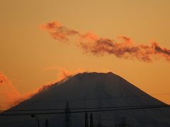 ふじみ野市から見られた寒波前の影富士