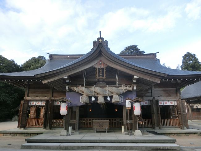 神様がお集まりの時期、神迎祭前の出雲大社にお参りに島根に行きました。<br />公共交通機関のみで松江近辺を巡り、効率的で充実した旅になりました。<br />３日間の行程の１，２日目です。<br /><br />JAL283便　羽田15：00→出雲16:10<br />連絡バス　出雲空港→松江駅<br /><br />市営バス　松江駅8:31→八重垣神社8:47<br />市営バス　八重垣神社9:25→松江駅9:40<br />一畑バス　松江駅9:45→美保関ターミナル10:29<br />美保関コミュニティバス　美保関ターミナル10:40→美保神社11:08<br /><br />（1）https://4travel.jp/travelogue/11315817<br />（2）https://4travel.jp/travelogue/11315830<br />（3）https://4travel.jp/travelogue/11315840<br />（4）https://4travel.jp/travelogue/11315846<br />（5）https://4travel.jp/travelogue/11315848