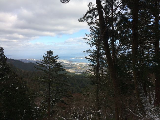 年末、子供たちと比叡山に行ってきました。<br />お父さんと比叡山に上ると行った子供たちは友達から「しゅ、修行？」と聞かれたそうですが<br />しっかり楽しんで帰ってきました。