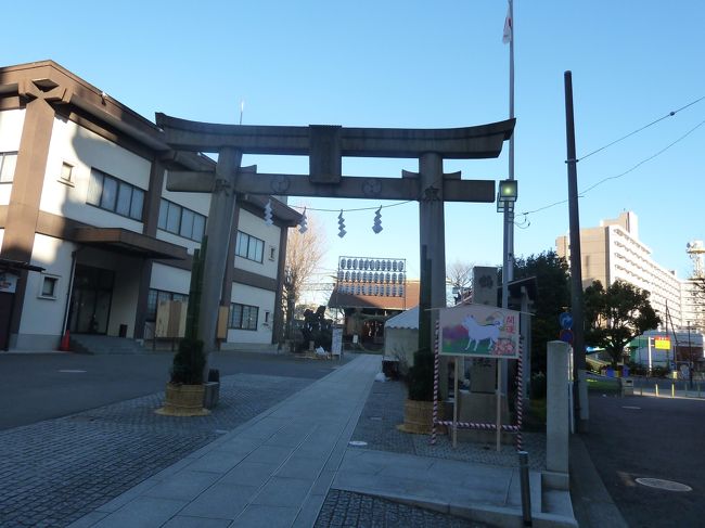 綱島の知人の家に行くことになっているが、天気が良かったので、駅前散策することに。<br /><br />最古の神社である、鶴見神社へ
