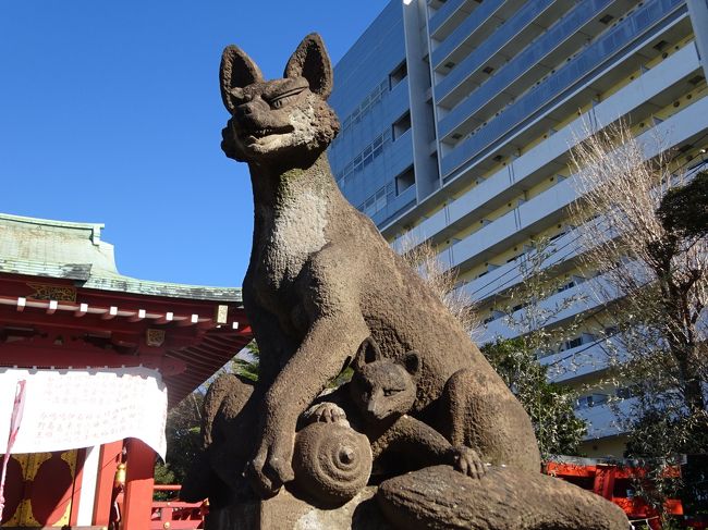 明けましておめでとうございます。今年もよろしくお願いします。<br />年末から家族がインフルエンザになりお正月はどこにも行けず、家事に明け暮れました。<br />さすがに3日には1人で今年最初のウォーキング『羽田七福いなり』に出かけました。<br />写真は穴守稲荷神社のお狐様です。<br />