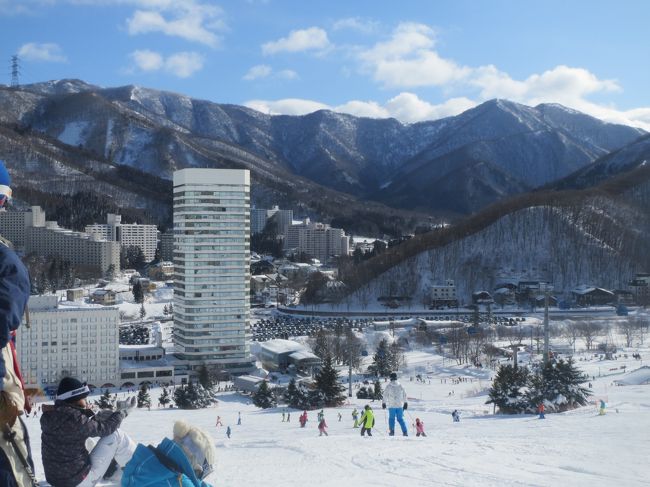 沖縄からかえってすぐに雪の世界へ～三連休絡んで、お高い！連泊満室！の中最後はメジャーな苗場プリンスに決定。<br />お部屋からみえる花火がいいかなと。<br />娘ちゃんも今シーズンはスキーやると決意していたので、頑張りました！