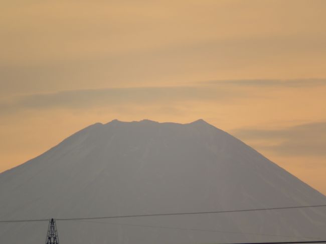1月7日午後4時11分過ぎより影富士が見られました。<br />中には水墨画のような影富士も見られました。<br /><br /><br /><br />*写真は水墨画のような影富士<br />