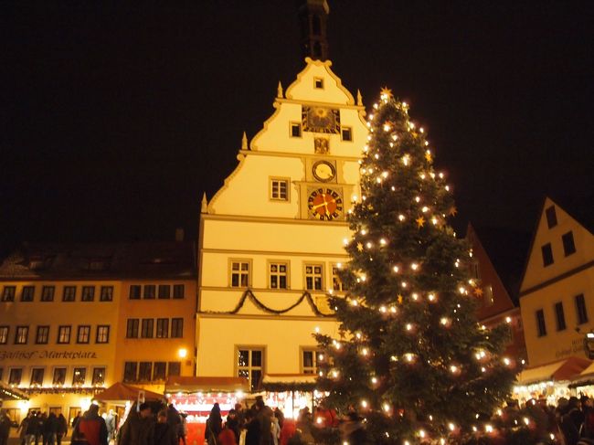 10年前にドイツのクリスマスマーケットの添乗員付きツアーに参加してからもう一度ドイツのクリスマスマーケットを見たくて、でも仕事柄12月にはとてもじゃないけど休みを取ることができなくて・・・。<br />今回なんとか休みをもらうことができ５日間のツアーに参加することができました。<br /><br />添乗員付き、３７人参加。そこに私だけ１人参加でした。<br />初めて１人参加しました。<br />団体行動と言っても連れて行ってもらうクリスマスマーケットまでの行き帰りのバスの中だけだったのでぼっち感もそれ程感じなくて良かったです(^O^)<br />いいホテルだったし、直行便だったしでこれならまたツアー参加もいいかなと思いました。