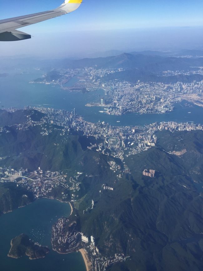 子連れの旅行記です。<br />家族が増えました。<br />息子（1歳9ヵ月）娘(0歳6ヵ月)を連れて、息子3度目、娘は初の海外旅行です。<br />今回はバアバ(推定66歳)も一緒です。<br /><br />12.9 成田空港10:20 - 香港国際空港14:50<br />12.10 マカオ、香港<br />12.11 香港国際空港15:40 - 成田空港20:40