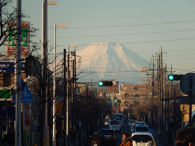 1月12日、午前7時33分頃に上福岡駅より素晴らしい富士山が見られました。<br />強い寒気団の影響で乾燥しているために富士山がくっきりとみられました。<br /><br /><br /><br />*写真は素晴らしかった富士山