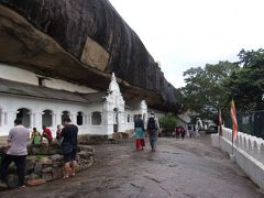 還暦過ぎ夫婦世界一周スリランカ、ダンブッラの石窟寺院、チケット売場はどこなの？